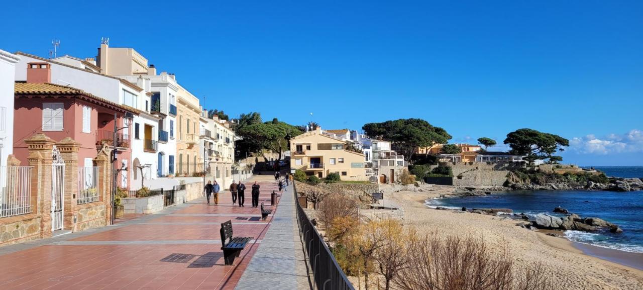 Precioso Apartamento A 3 Minutos De La Playa, Con Parking Gratuito Calella De Palafrugell Bagian luar foto